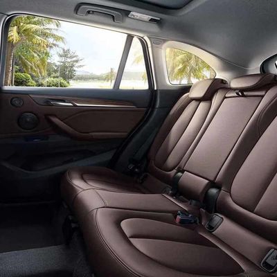 BMW X1 2.0T 204 hp L4 5 θυρών SUV για τους λάτρεις των βενζινοκίνητων αυτοκινήτων