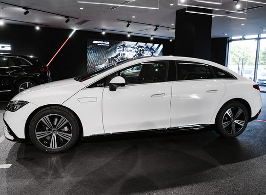 Mercedes EQE 4MATIC Ηλεκτρικό Σεντάν με μπαταρία λιθίου 96,1 KWh και 0,62 ώρες φόρτισης 255/45 R19