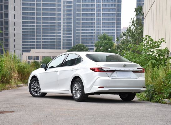 Το Toyota 2.0L 173 PS Βενζινοκίνητο Camry - Ισχυρό 173 PS Μεσαίο Sedan