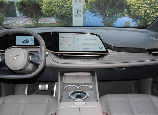202/253 KW Motor Hongqi Limousine Ηλεκτρικό αυτοκίνητο με μέγιστη ταχύτητα 200 Km/h και μήκος 4925mm