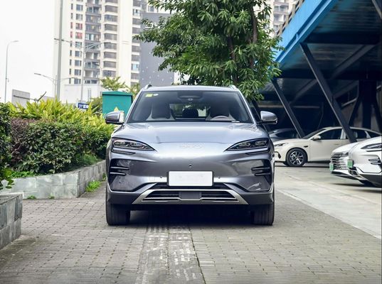 Ταχύτητα Ηλεκτρικό Αυτοκίνητο 87.04kwh Ιδιότητα μπαταρίας 605km Περιοχή 175km/h Μέγιστη ταχύτητα BYD Song Plus EV για γρήγορη φόρτιση 0,5 ώρες το 2025
