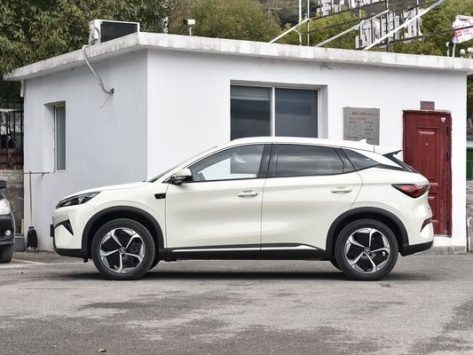 150kW BYD Ηλεκτρικό αυτοκίνητο Samrt Οδήγηση 2025 Νέο μοντέλο Yuan Plus Γρήγορη φόρτιση EV Μεγάλος χώρος για οικογένεια με ηλιακή στέγη