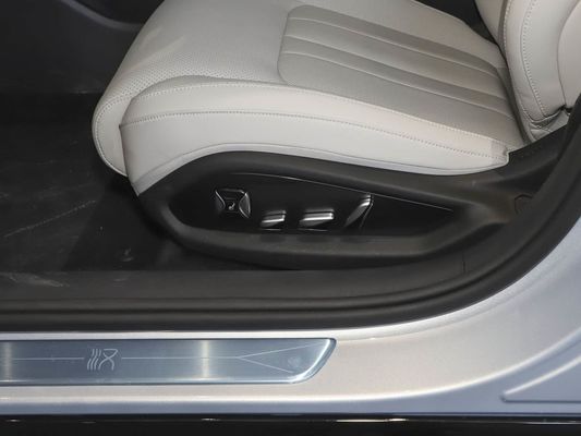 2025 Ενίσχυρο ηλεκτρικό όχημα Han L BYD με μέγιστη ισχύ 500 KW και δερμάτινο πηδάλιο 1000V υψηλής τάσης γρήγορη φόρτιση