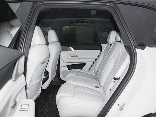 2025 Xpeng G9 Πλήρως ηλεκτρικό SUV 93,1kWh Βαθμό μπαταρίας 423kW Μέγιστη ισχύς κινητήρα 680km Μακροχρόνια και γρήγορη φόρτιση με ηλιακή στέγη