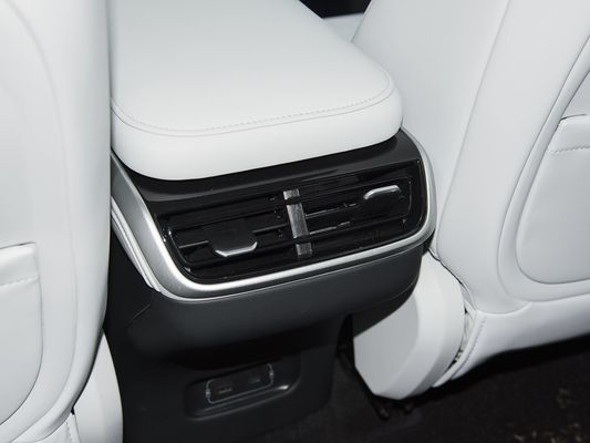 2025 Xpeng G9 Πλήρως ηλεκτρικό SUV 93,1kWh Βαθμό μπαταρίας 423kW Μέγιστη ισχύς κινητήρα 680km Μακροχρόνια και γρήγορη φόρτιση με ηλιακή στέγη