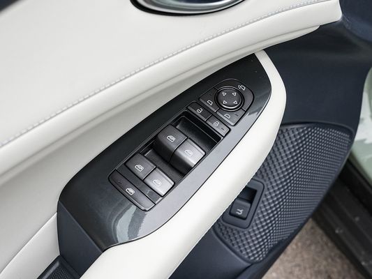 2025 BYD Ηλεκτρικό όχημα Σφραγίδα 06GT Χρόνος ταχείας φόρτισης 0,33 ώρες και απόδοση Μακροχρόνια 550 χλμ. Μεγάλη μπαταρία με ηλιακή οροφή για οικογένεια
