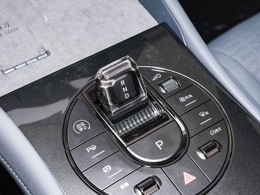 2025 BYD Ηλεκτρικό όχημα Σφραγίδα 06GT Χρόνος ταχείας φόρτισης 0,33 ώρες και απόδοση Μακροχρόνια 550 χλμ. Μεγάλη μπαταρία με ηλιακή οροφή για οικογένεια