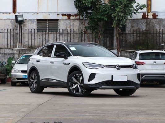 Ακαταμάχητη απόδοση Ηλεκτρικό αυτοκίνητο VW ID4 με εμβέλεια 600 χιλιομέτρων και ανοιχτή οροφή