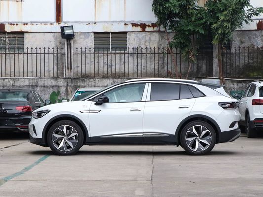Ακαταμάχητη απόδοση Ηλεκτρικό αυτοκίνητο VW ID4 με εμβέλεια 600 χιλιομέτρων και ανοιχτή οροφή